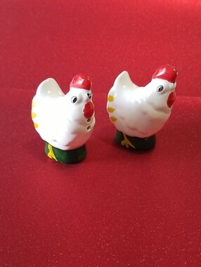 Vintage Ceramic Chicken Salt and Pepper Shakers
